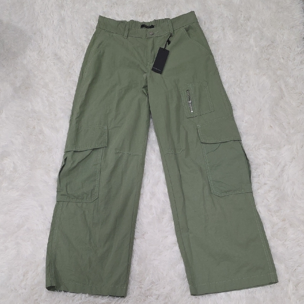 Forever 21 - Green Cargo Pants - Size L.  NWT
